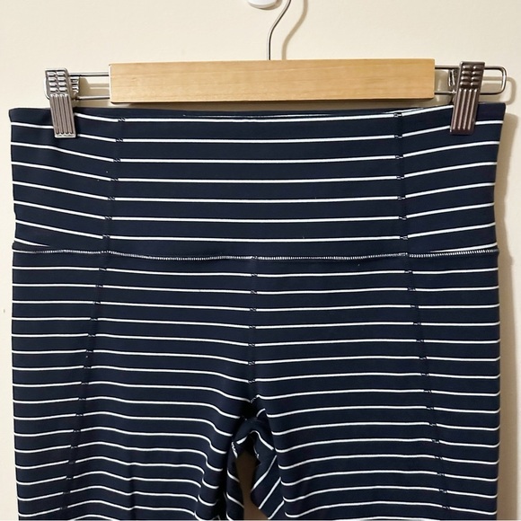 Athleta Womens Navy Blue White Striped Capri Leggings Size Medium - Picture 4 of 11
